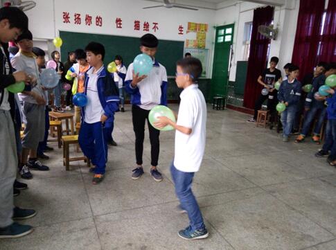 高新区未成年人心理健康辅导站在白露塘中学开展心理健康教育活动