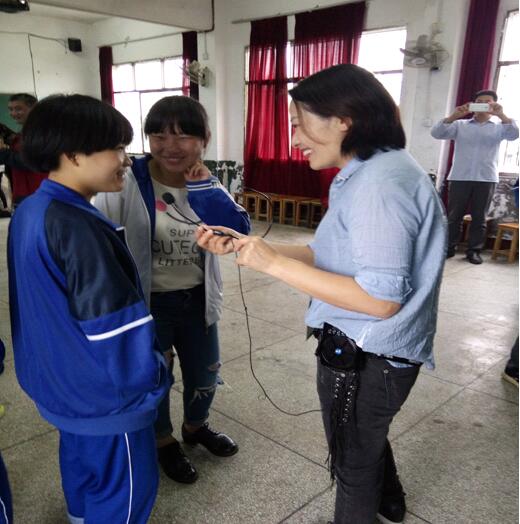 高新区未成年人心理健康辅导站在白露塘中学开展心理健康教育活动